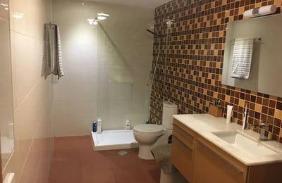 Rental of a spacious 2-bedroom apartment, 104 m², Alicante, Spain